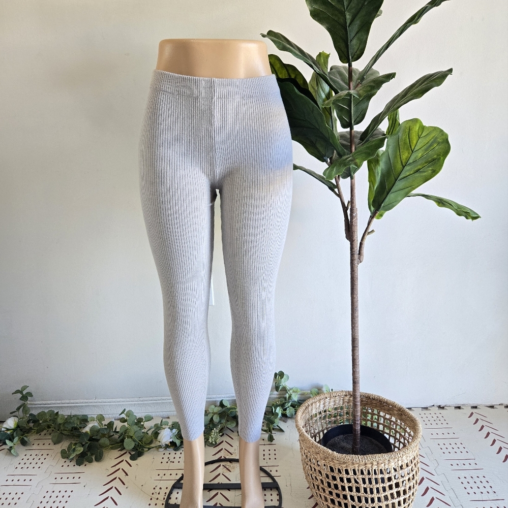 12Storeez Russia High Rise Pants Size M Gray Color Women Soft Comfy Sporty